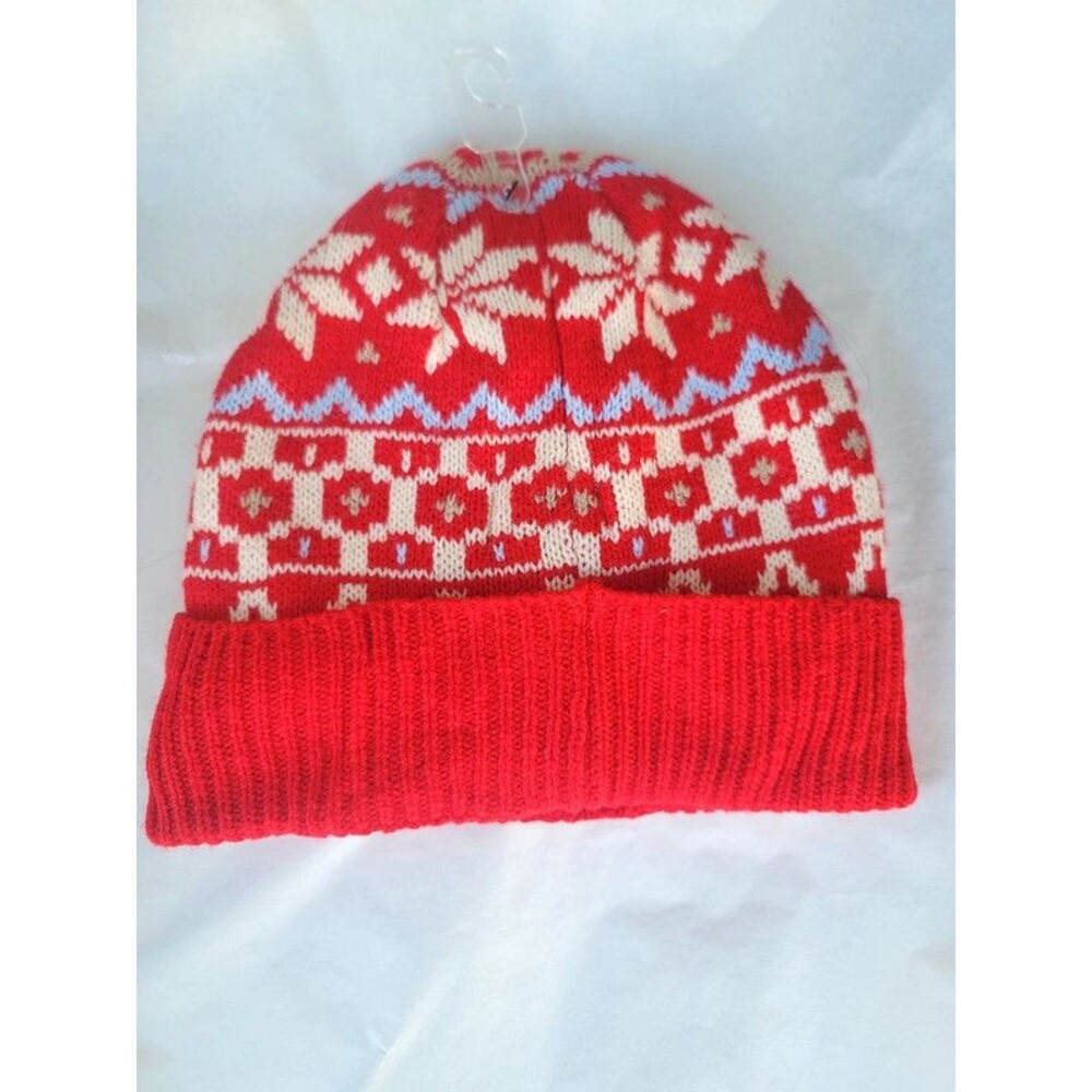 Red Winter Beanie Snowflake Pattern Hat - Picture 1 of 2